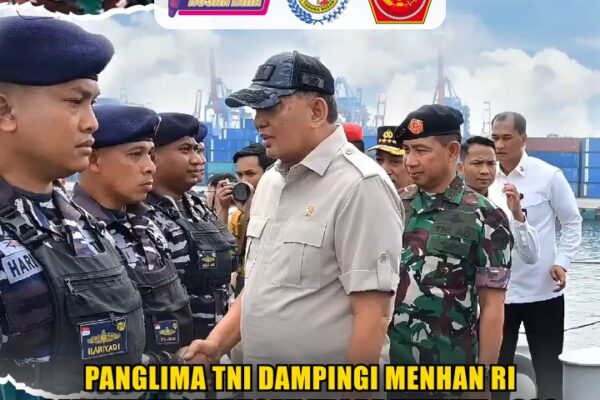 Panglima TNI Dampingi Menhan RI Sambut Kedatangan KRI Brawijaya – 320